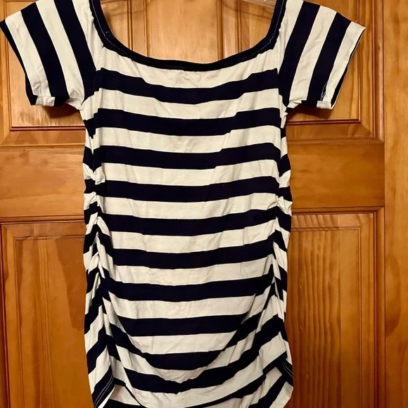 Maternity tshirt NWT - Picture 2 of 3